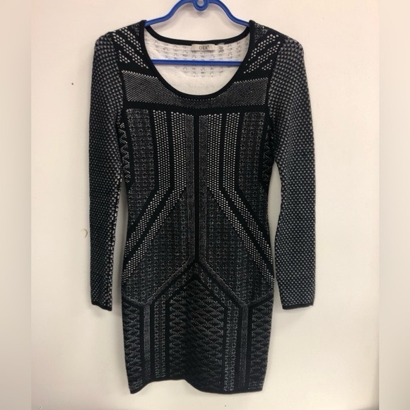 DEX BLACK AND IVORY KNIT BODY CON FITTED SWEATER MINI DRESS IN EXTRA SMALL - Picture 3 of 8